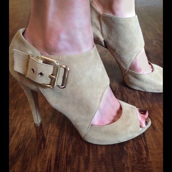 Nine West camel suede sandal bootie