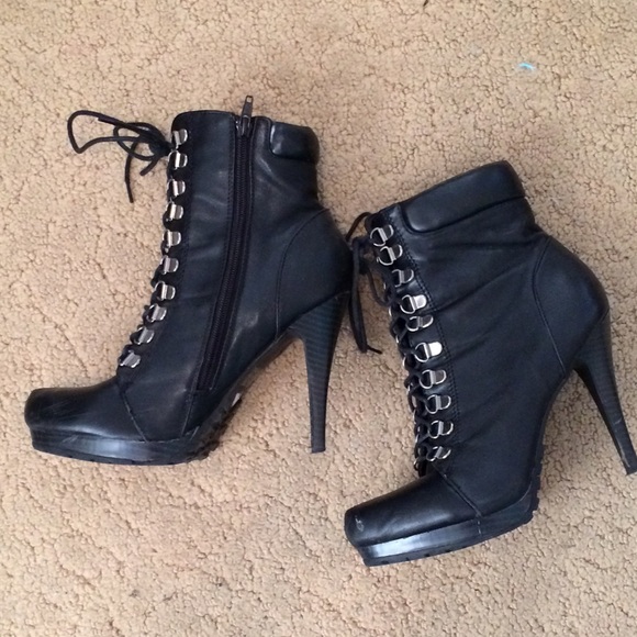 Heeled booties
