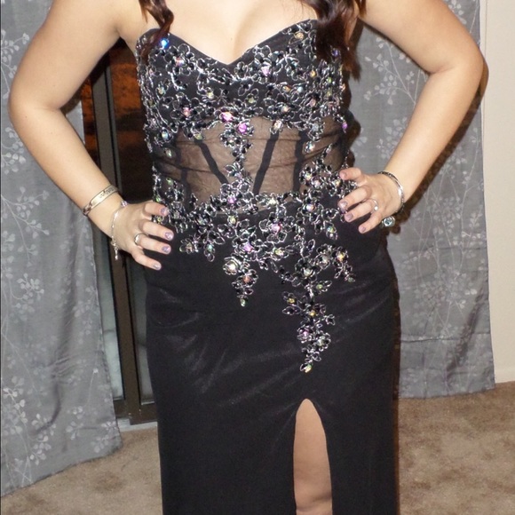 Size 8 altered to a 6 black prom dress