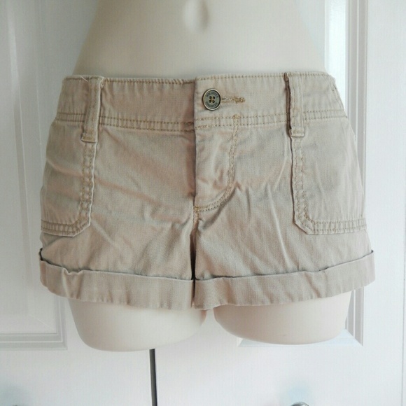 🚫 Sold on Vinted Hollister Tan Shorts