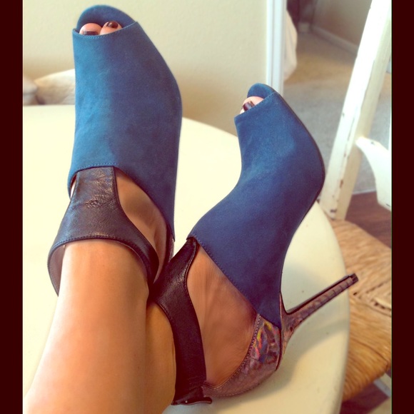 Sam & Libby teal blue and silver sandal NWOT