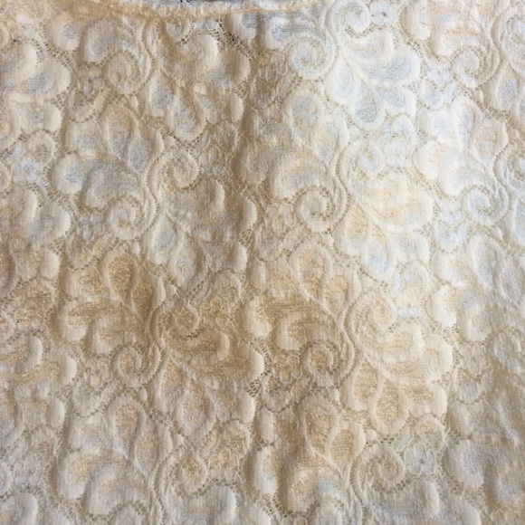 🚫🚫sold🚫🚫Lace top - Picture 2 of 2