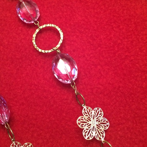 ❌SOLD❌ Pretty necklace and earring set - Picture 3 of 3