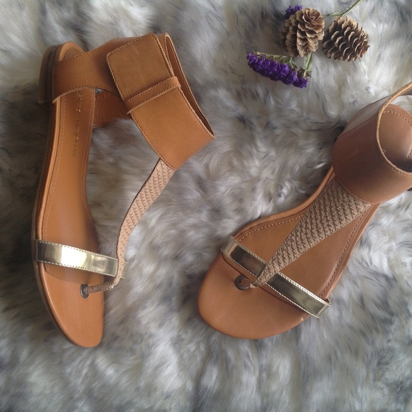 🌸SOLD🌸NEW ENZO ANGIOLINI ankle LEATHER sandal - Picture 3 of 4