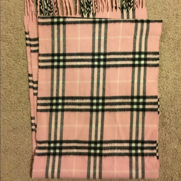 Pink scarf - Picture 2 of 3