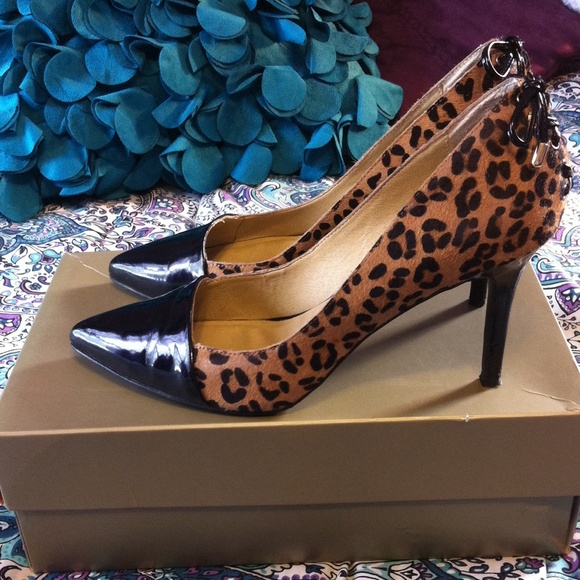 Limited time sale! Levity "Jalone" cheetah pump