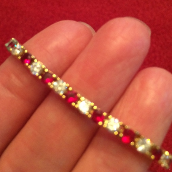❌SOLD❌ Diamond and ruby rhinestone tennis bracelet - Picture 3 of 3