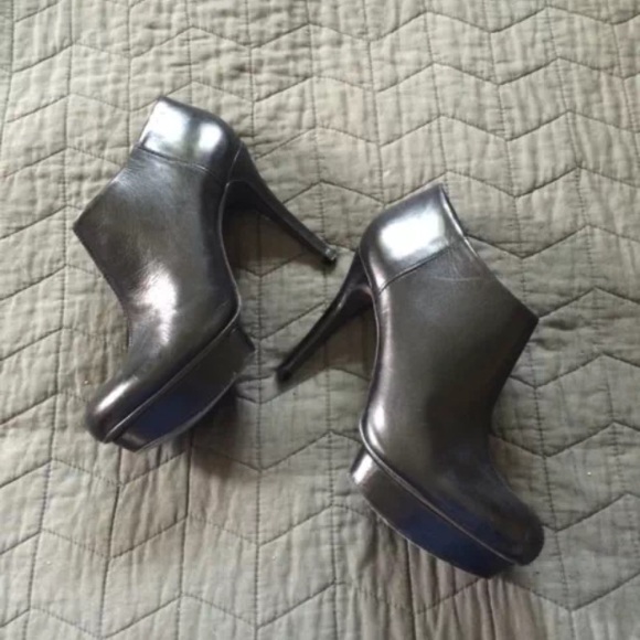 Tory Burch black leather bootie heels - 8 M