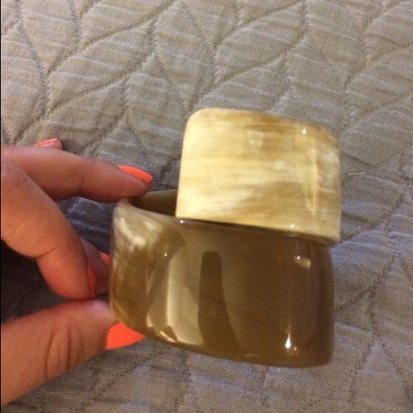 BCBG cuff