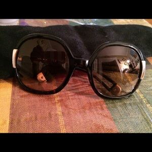 Pre love Tory Burch sunglasses