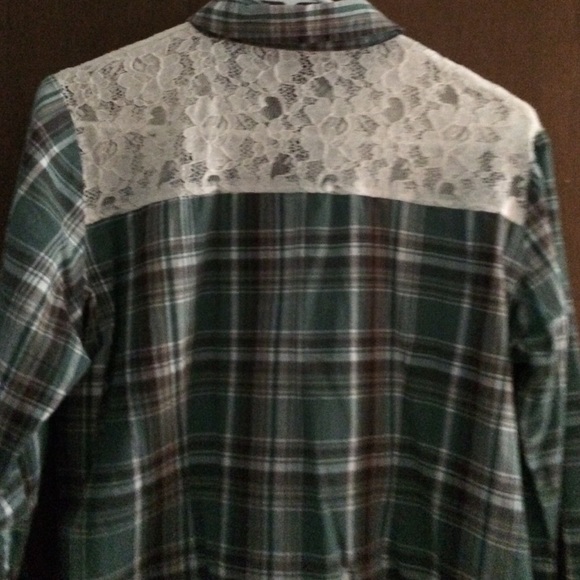 Button up top - Picture 2 of 2