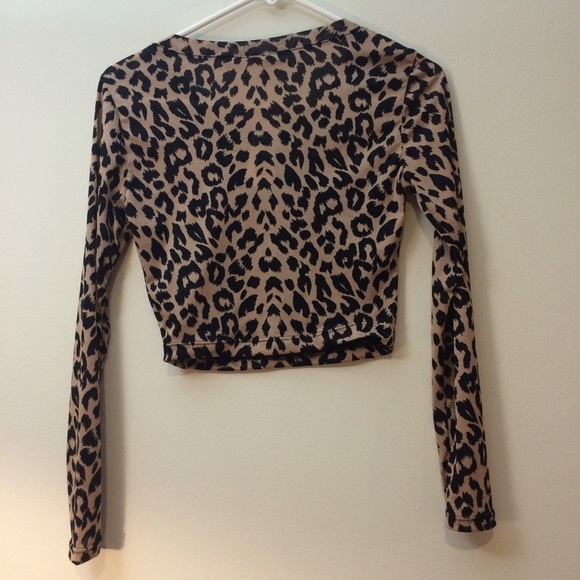 💞Trendy💞 leopard crop - Picture 3 of 4