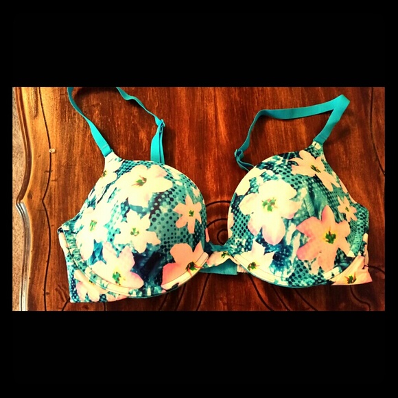PINK VS bra.  SOLD
