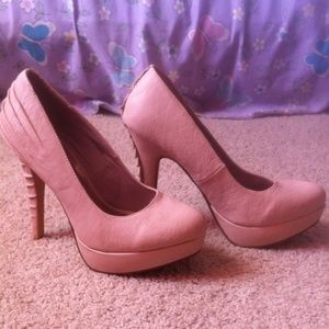 Nude/light pink heels