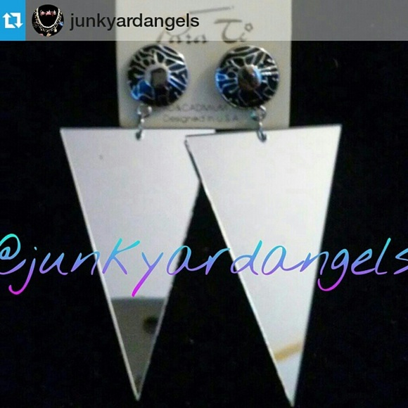 SILVER MIRRORED EARRINGS