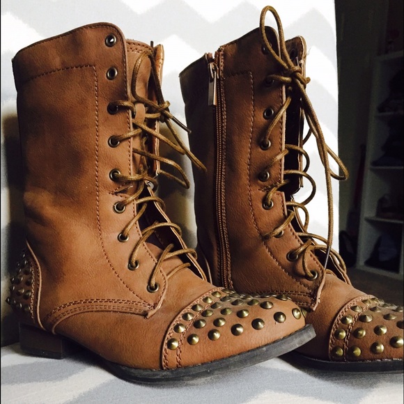 Combat boots