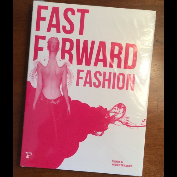 NEW - Fast Forward Fashion 💖 Hardcover