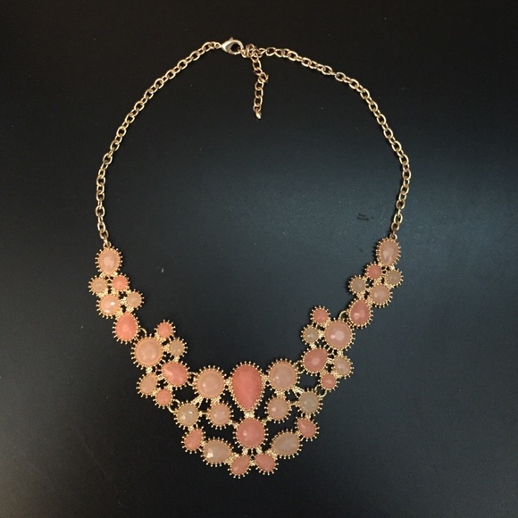Pink decorative necklace - Picture 1 of 3
