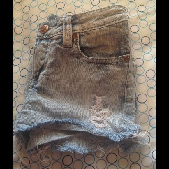 Light wash shorts