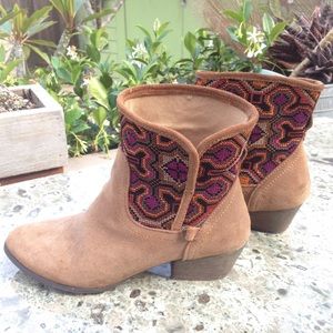 Tan suede kilim like tapestry boho low ankle boots