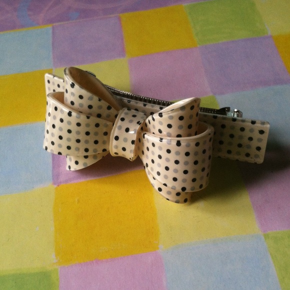 •new• spring is here bow hair clip