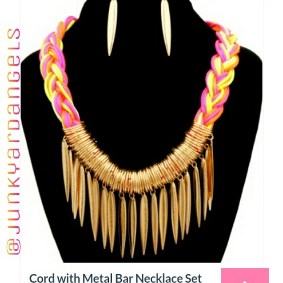CORD WITH METAL BAR NECKLACE