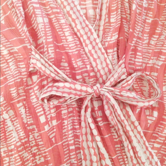 BCBGMAXAZRIA Pink & cream print silk wrap top. - Picture 3 of 4