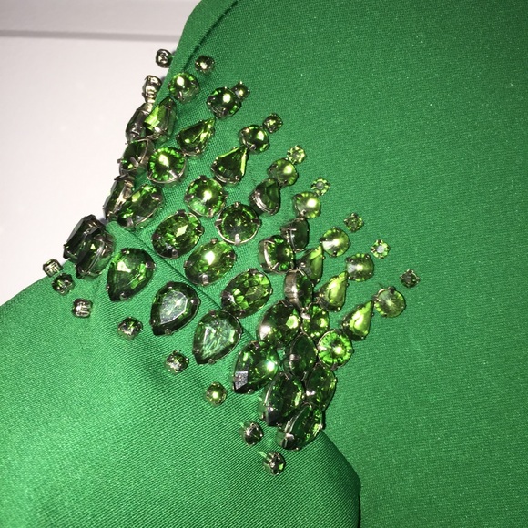 Green jeweled dress 😻😻😻