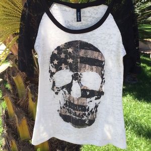🔴Skull Shirt Black/White🔴