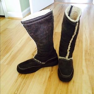 $75 Exclusive Collection Ugg boots! Size 10