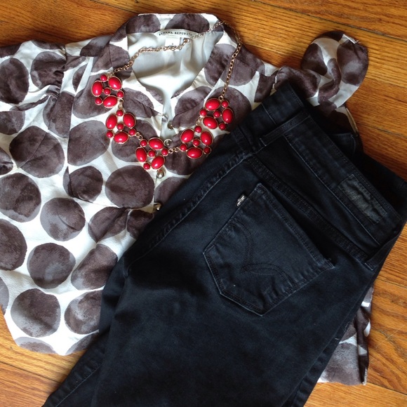 SOLD Black Levi Jegging size 4 - Picture 1 of 4