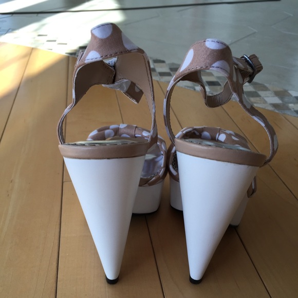 Cute Bebe Wedges - Picture 3 of 4