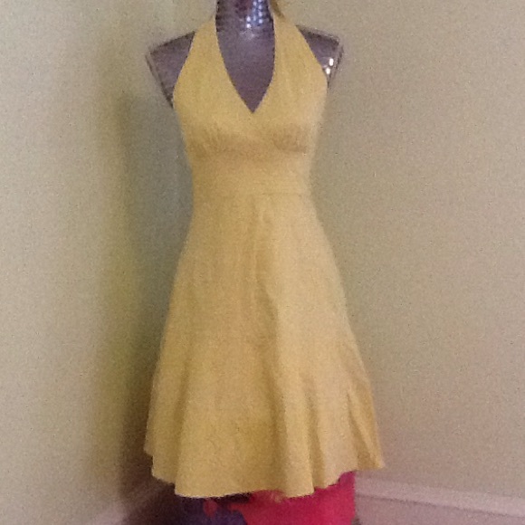 BCBGMAXAZRIA springtime pale yellow halter