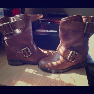 Chestnut ankle boots