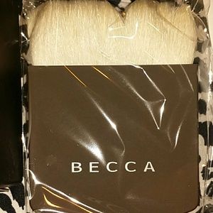Becca The One Perfecting Brush
