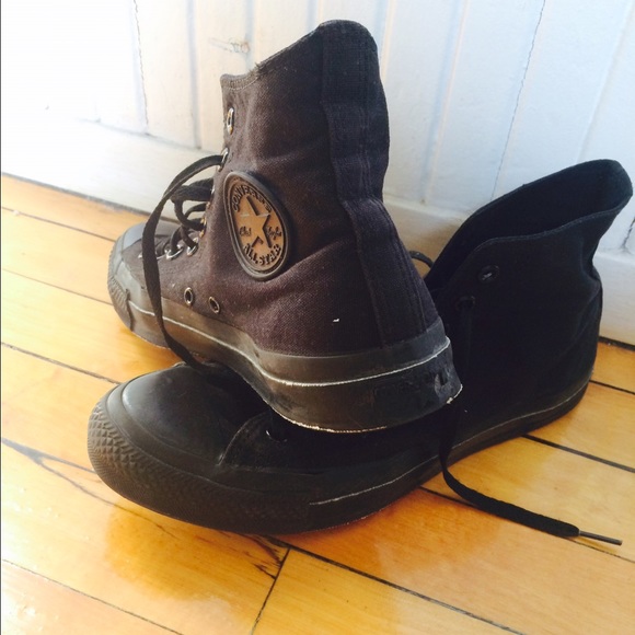 All black converse!