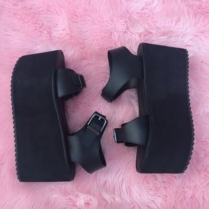 YRU ORION BLACK SIZE 10 / 41 PLATFORM SANDAL