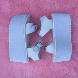 YRU ORION SIZE 8 WHITE PLATFORM SANDAL