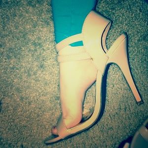 Beige strappy heels!!