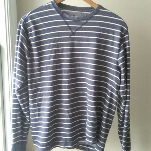 Old Navy tee - Picture 1 of 2