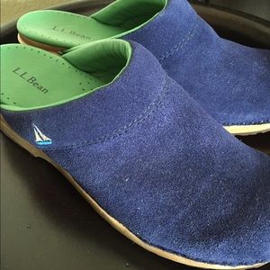LL bean blue clogs