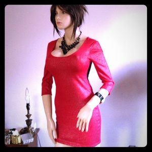 Red Shimmering Dress with Exotic Lace Back. SEXY❤️