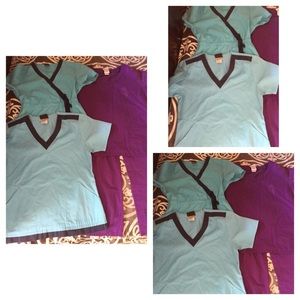 Scrubs bundle in great condition