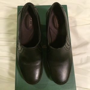 Sold in bundle. Clark's Black Bootie