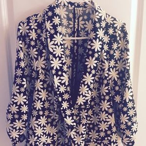 Stylish daisy blazer - ready for spring!