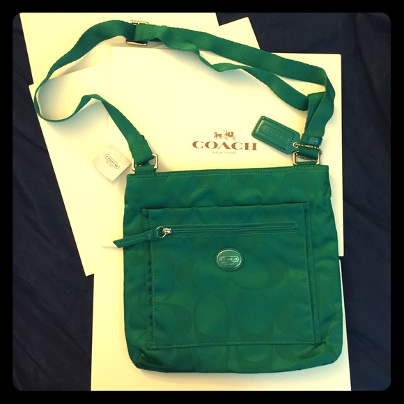 Coach Crossbody Bag 👜💚