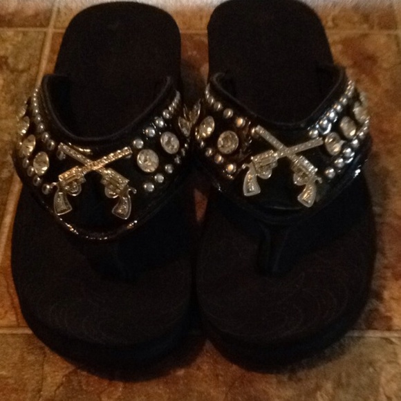 Montana west flip flops