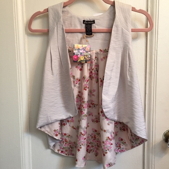 Ella Moss high-low vest wit floral lining.