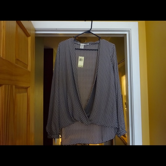 Draped Max Studio Sheer Top L/S NWT Large