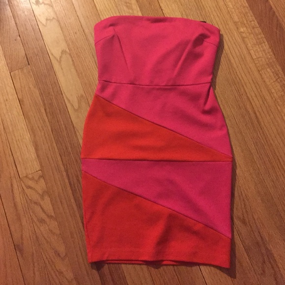 Tight Dress - Picture 1 of 2